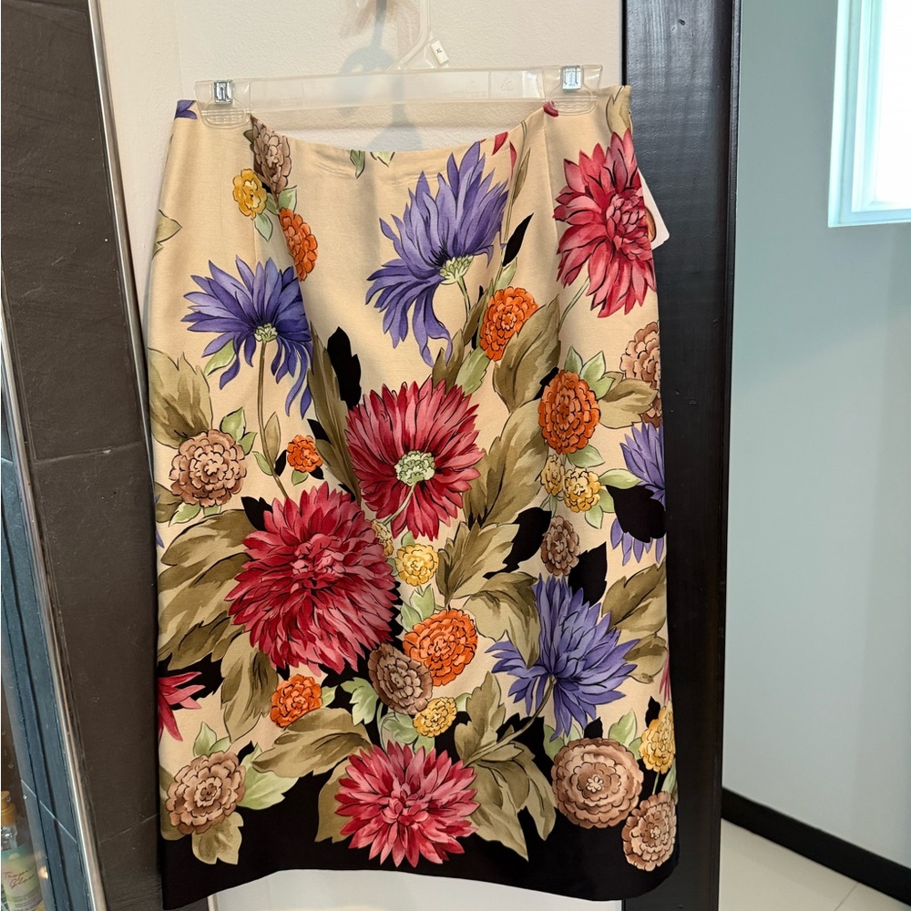 Talbots Red and Pink Midi Pencil Skirt Resort Wear - Picture 2 of 7